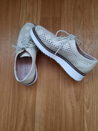 Zapatos Pitillos color beige de mujer