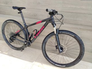Bicicleta Trek Pro Calibre M/L Carbono 29