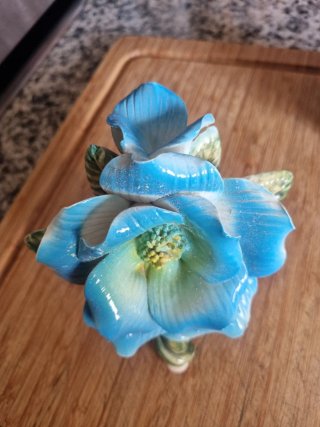 Lote 3 figuras cerámica flores y palomas