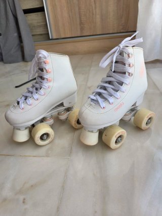 Patines blancos de 4 ruedas-decatlhon