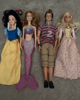 4 Muñecas: Princesa, Sirena, Blancanieves y Ken