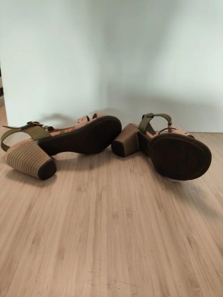 Sandalias Marila Beige y Doradas Talla 37