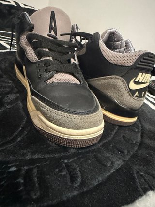 Jordan 3 x A Ma Maniére
