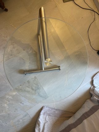 Mesa auxiliar cristal y metal