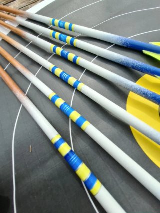 Frecce in legno per tiro con l'arco tradizionale