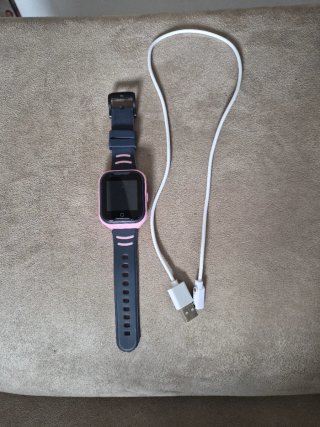Reloj inteligente azul y rosa