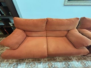 1 Sofa a 125€. 2 Sofas a 200€.