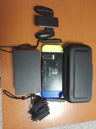 Nintendo Switch Azul y amarillo
