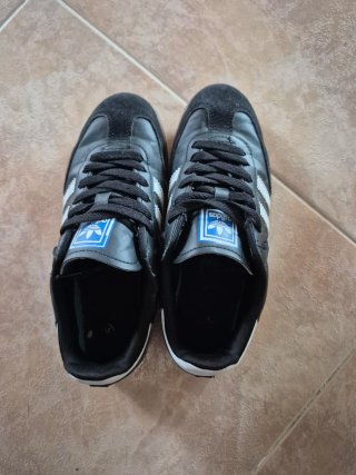 Zapatillas Adidas Negras, modelo samba.
