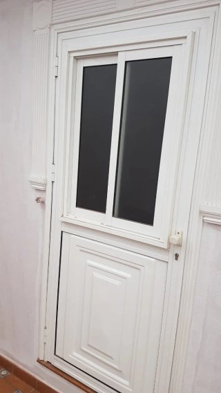 Puerta de Aluminio Blanca