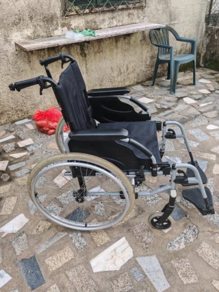 Cadeira de Rodas Dobrável