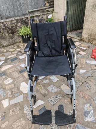 Cadeira de Rodas Dobrável
