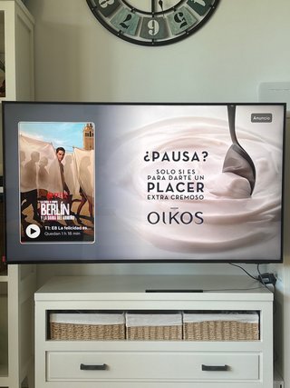 Samsung QLED 50 4K Ultra HD Smart  TV + router