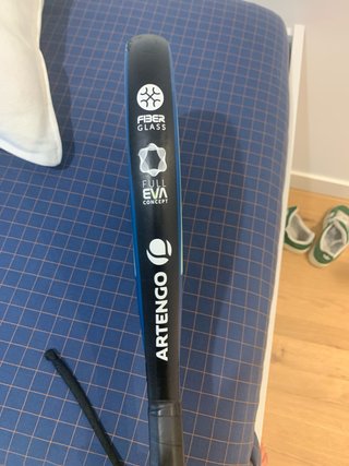 Pala de pádel azul y blanca artengo la venta en f