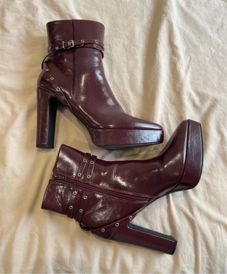 Botines burdeos con plataforma y tacón