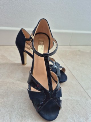 Zapatos de tacón Tino González azul marino talla 3