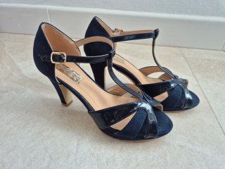 Zapatos de tacón Tino González azul marino talla 3