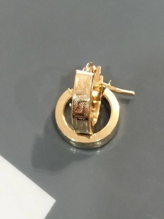 Pendientes de aro unisex de oro nuevos.