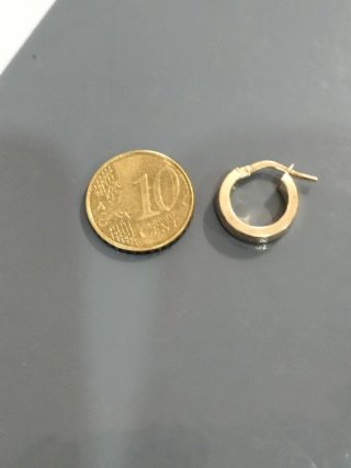 Pendientes de aro unisex de oro nuevos.
