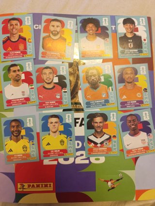 Lote de 44 cromos Panini FIFA 2026