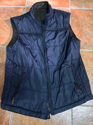 Chaleco sin manga reversible azul y marron