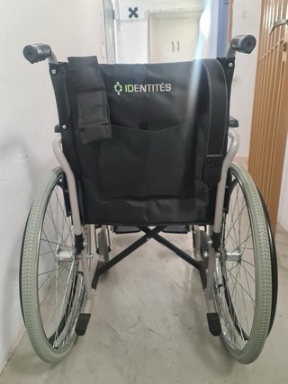Silla de ruedas plegable