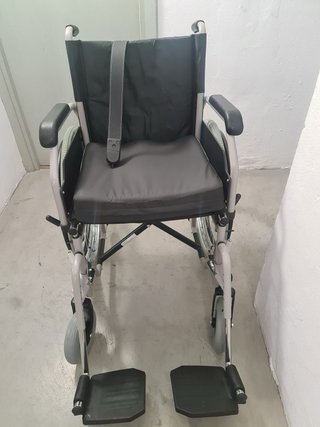 Silla de ruedas plegable