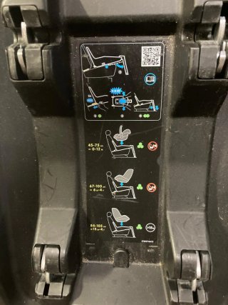 Base Isofix + dos sillas bebe para el coche