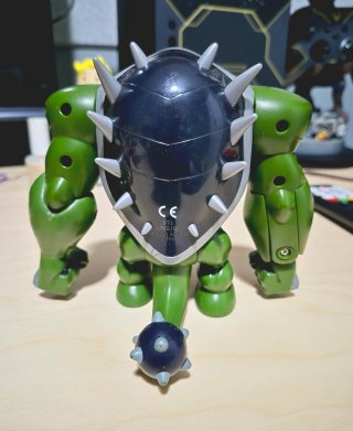 Humungousaur Ultimate Ben 10 - Figura BANDAI B.10