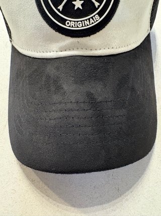 Gorra Trucker Blanca y Negra Enjoy Life