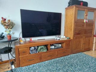 Muebles de salón madera y cristal, color nogal