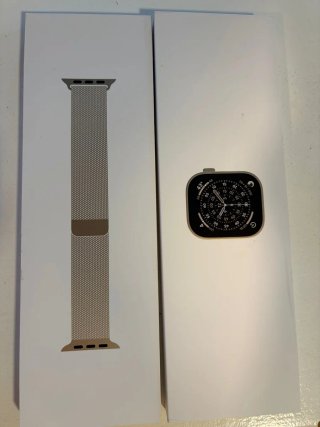 Apple Watch Series 11 GPS + Celular 42mm Titanio