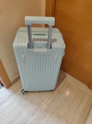 Maleta rígida como nueva
