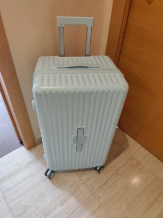Maleta rígida como nueva