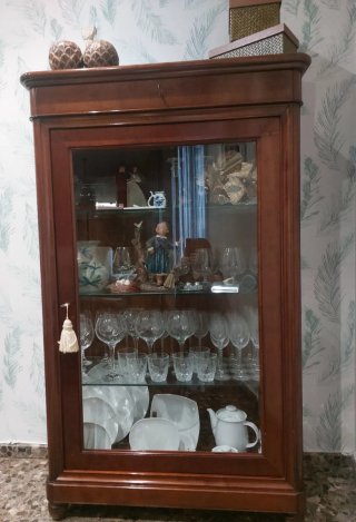 Vitrina clásica madera y cristal