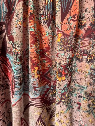 Blusa floral cuello redondo manga larga T.48