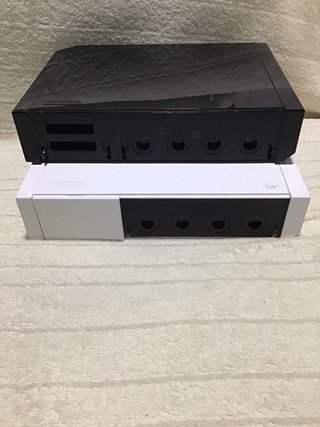 2 Consolas Nintendo Wii (Blanca y Negra)