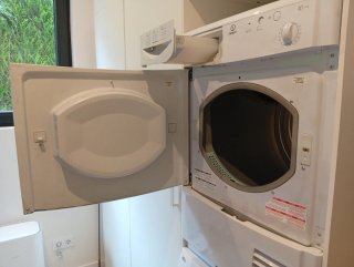 Secadora Indesit.