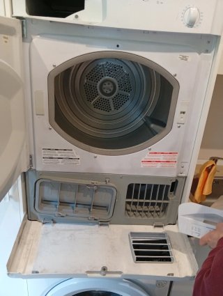 Secadora Indesit.