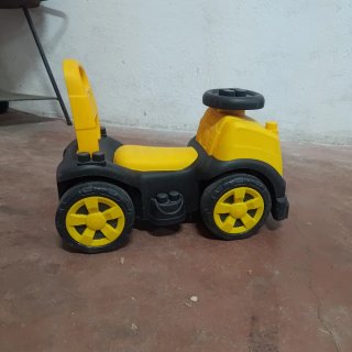 Correpasillos Molto Amarillo