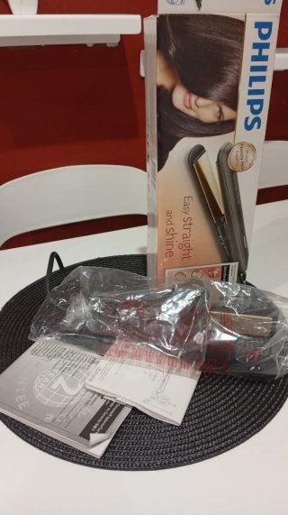 Plancha de pelo Philips SalonStraight Essential