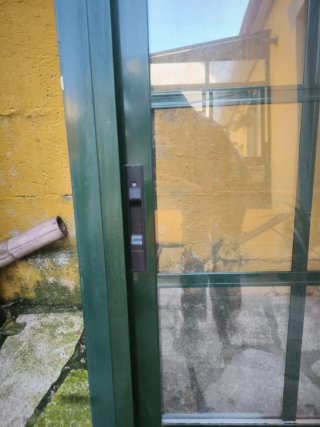 Lote Aluminio Verde: 4 Ventanas +  Puerta