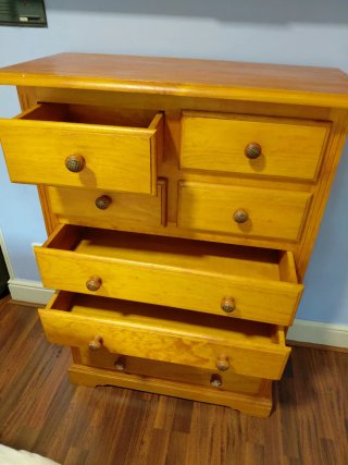Cómoda de dormitorio de madera