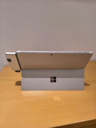 Microsoft Surface Pro 7 con Teclado Rojo