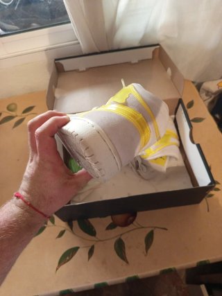 Nike Jordan 1 Beige e Giallo