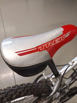 Bicicleta Trek MT 220 Roja