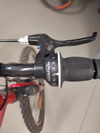 Bicicleta Trek MT 220 Roja