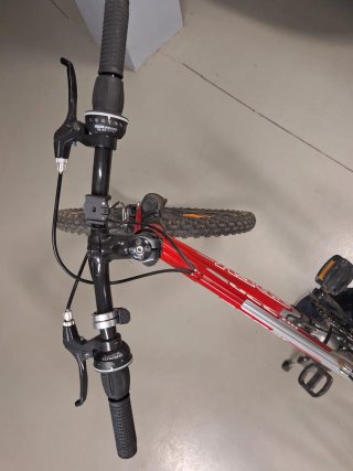 Bicicleta Trek MT 220 Roja