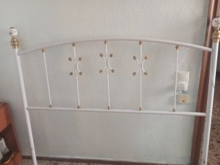 Cabecero de cama metal blanco y dorado