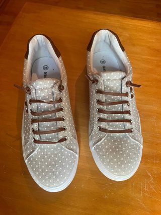 Zapatilla casual Mujer Lunares Beige